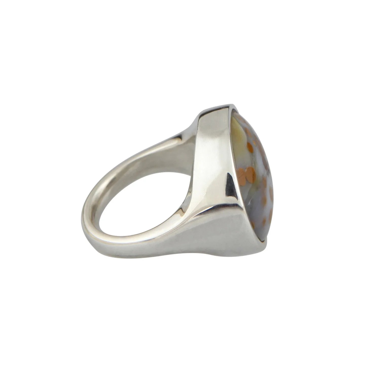 Mona Ring