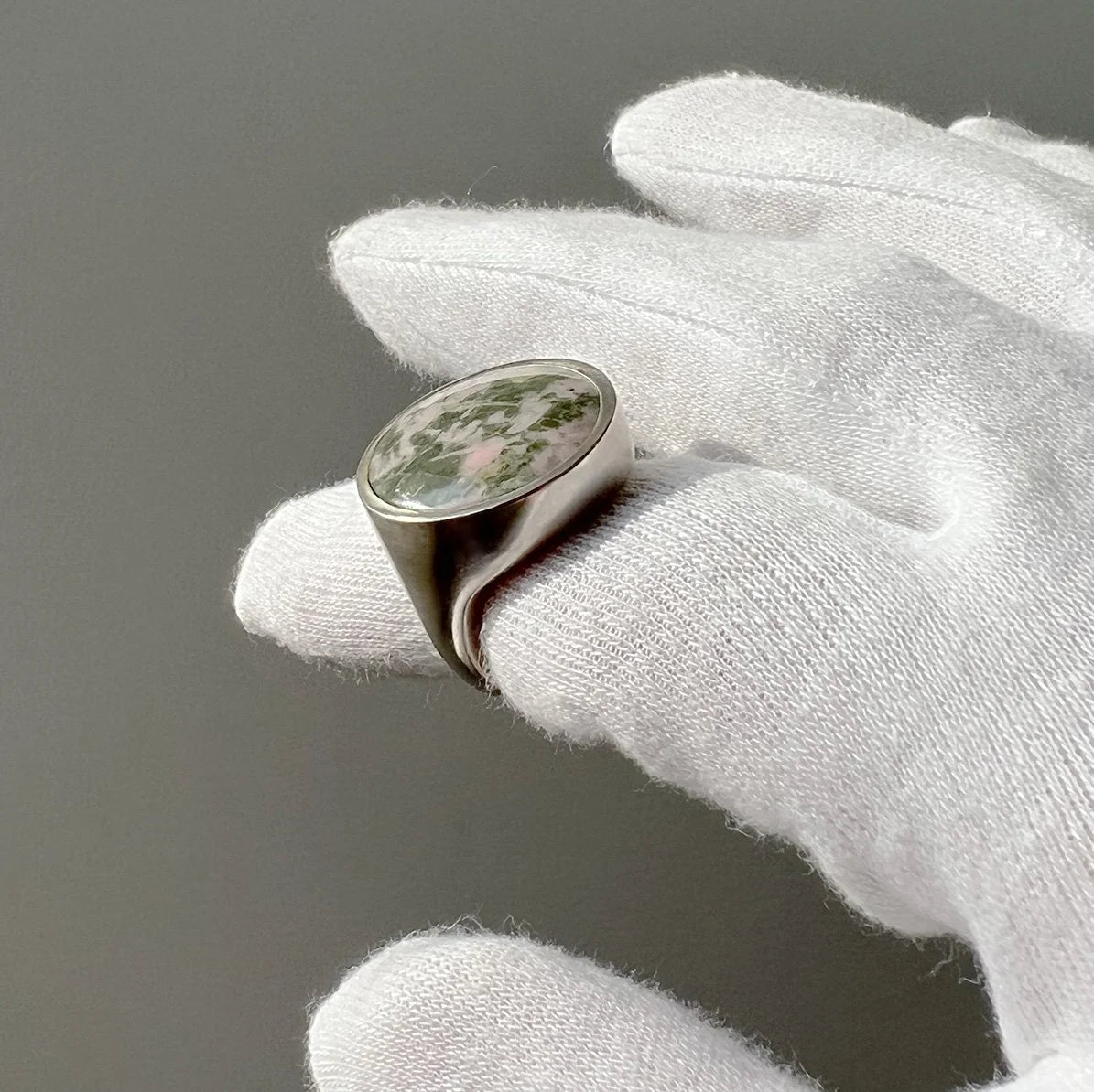 Mona Ring